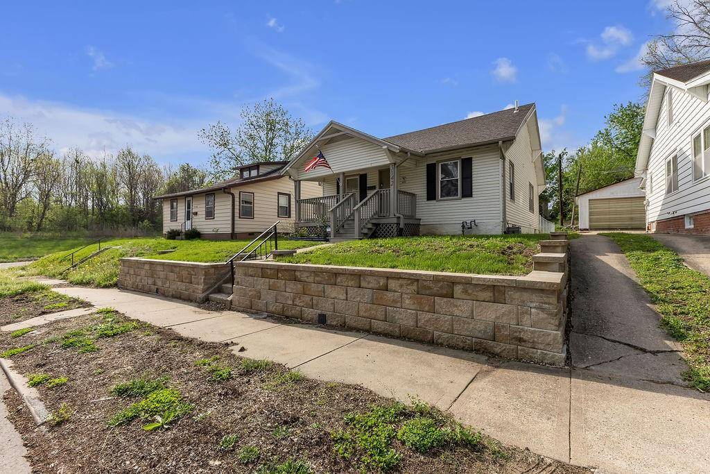 3142 Felix ST, St Joseph, MO 64501