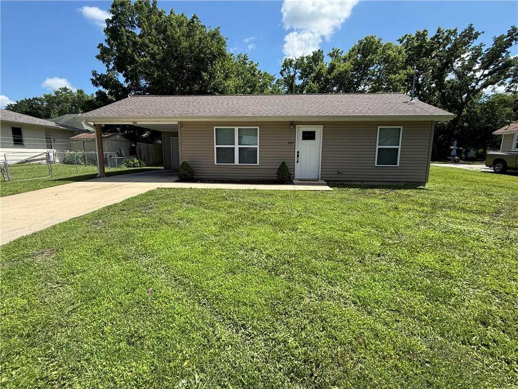 320 E Allison ST, Nevada, MO 64772