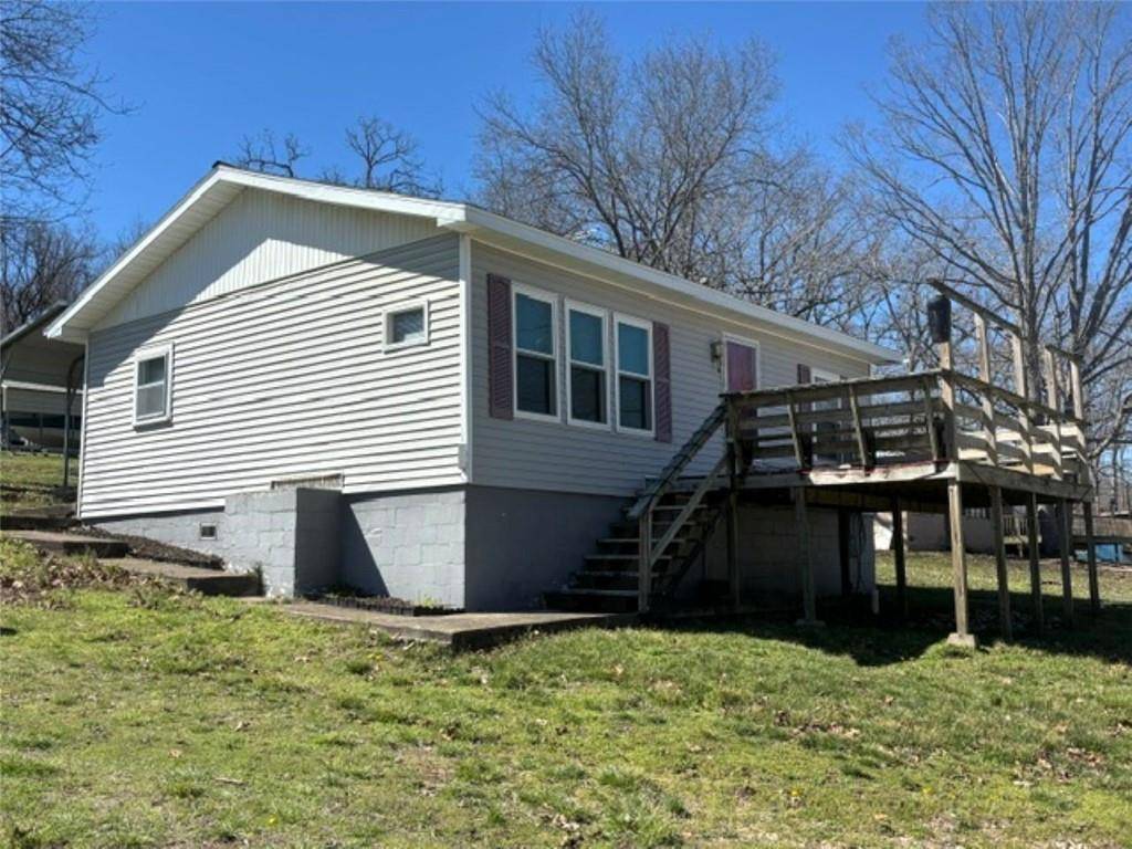 592 Outlook DR, Edwards, MO 65326