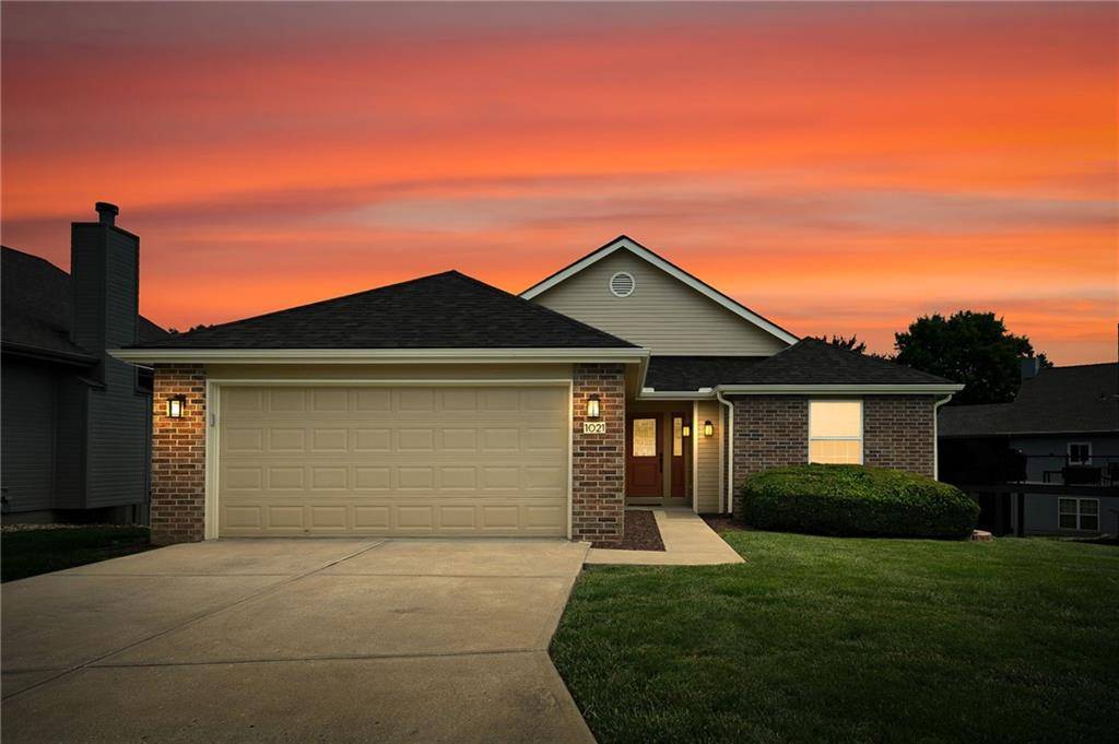 1021 SW 8TH ST, Lee's Summit, MO 64081