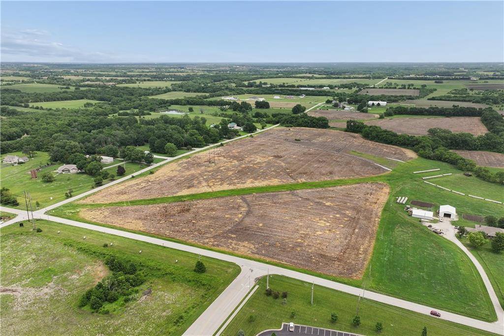 19411 S Ridgeview RD, Spring Hill, KS 66083