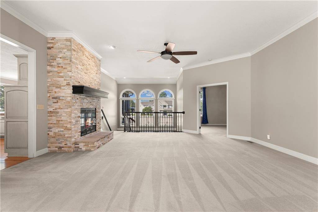 2105 SW Wall ST, Blue Springs, MO 64015