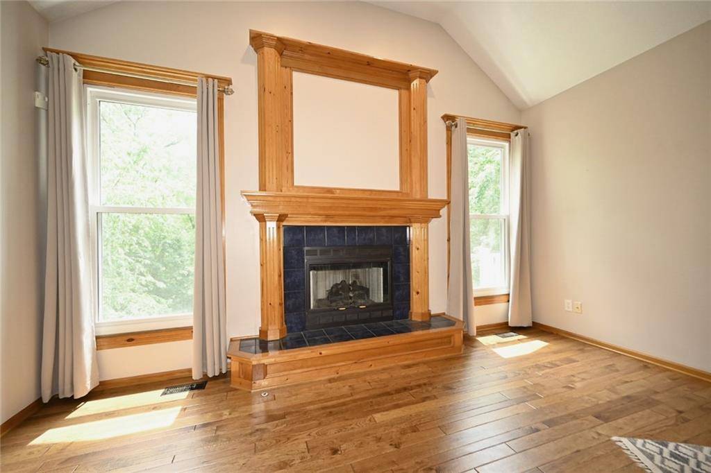 4921 N Washington ST, Kansas City, MO 64118
