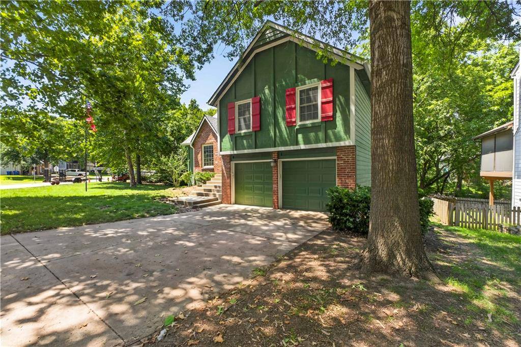15624 W 81st ST, Lenexa, KS 66219
