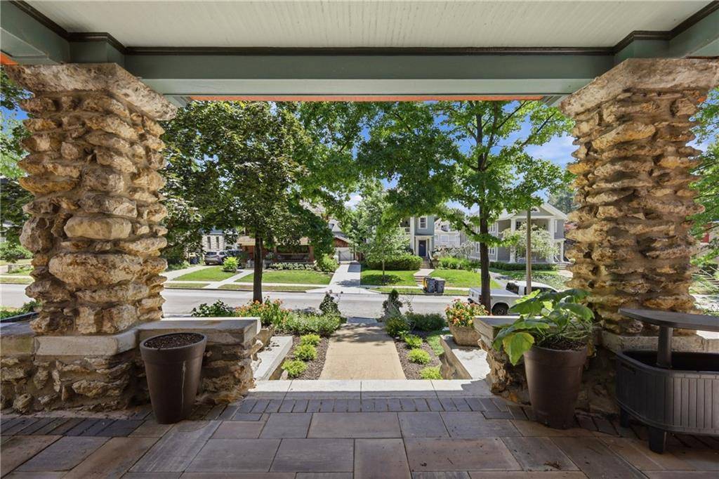 3632 Campbell ST, Kansas City, MO 64109