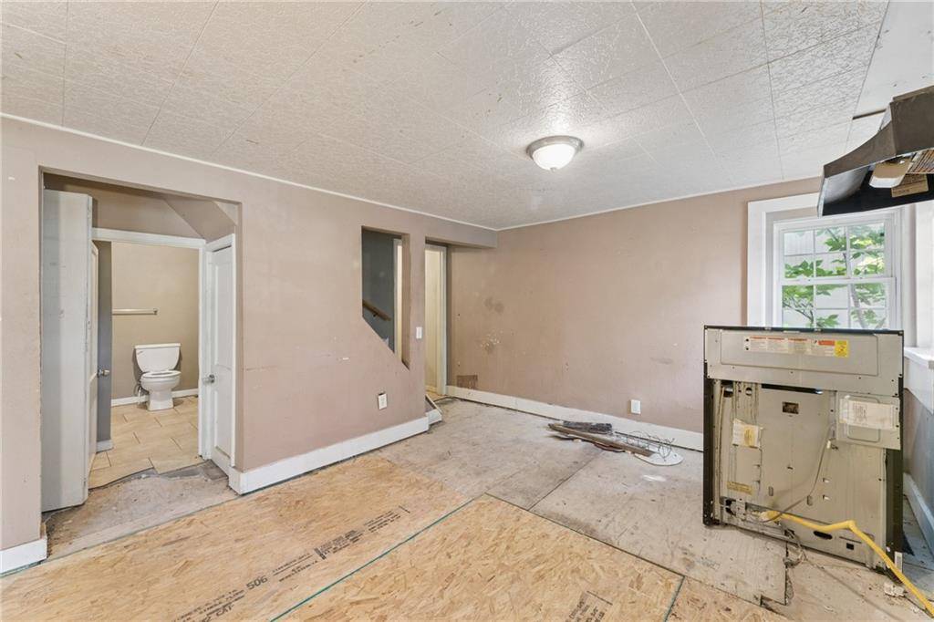 5234 NE Barnes AVE, Kansas City, MO 64119