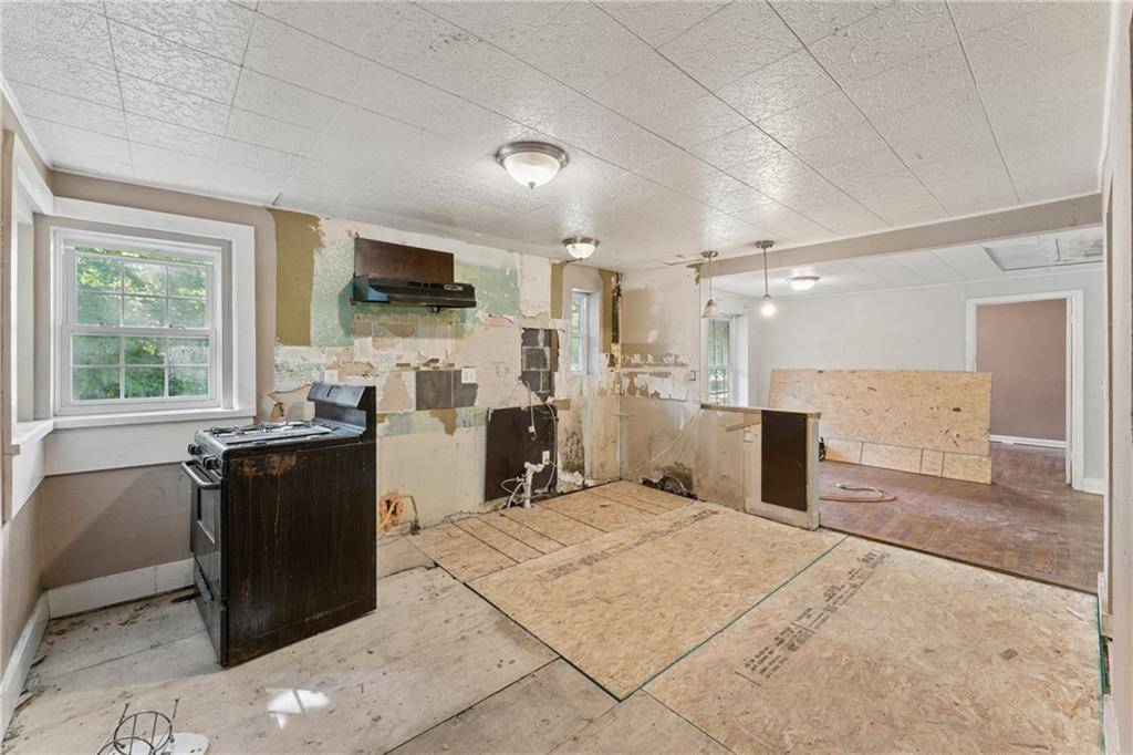 5234 NE Barnes AVE, Kansas City, MO 64119