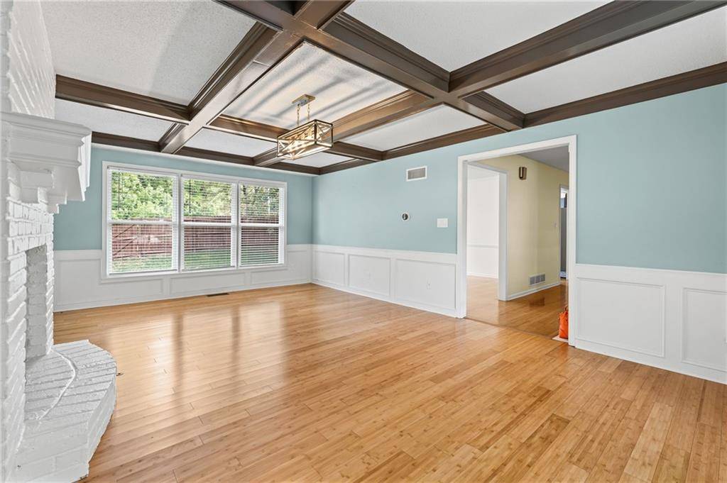 8933 Woodstone ST, Lenexa, KS 66219