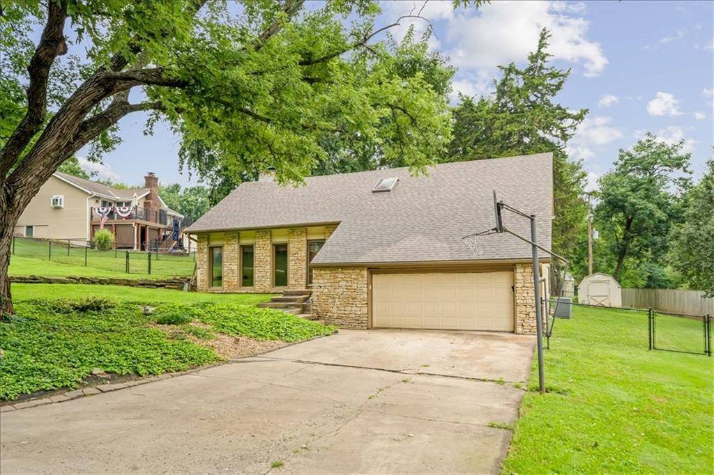 6908 Millridge ST, Shawnee, KS 66218
