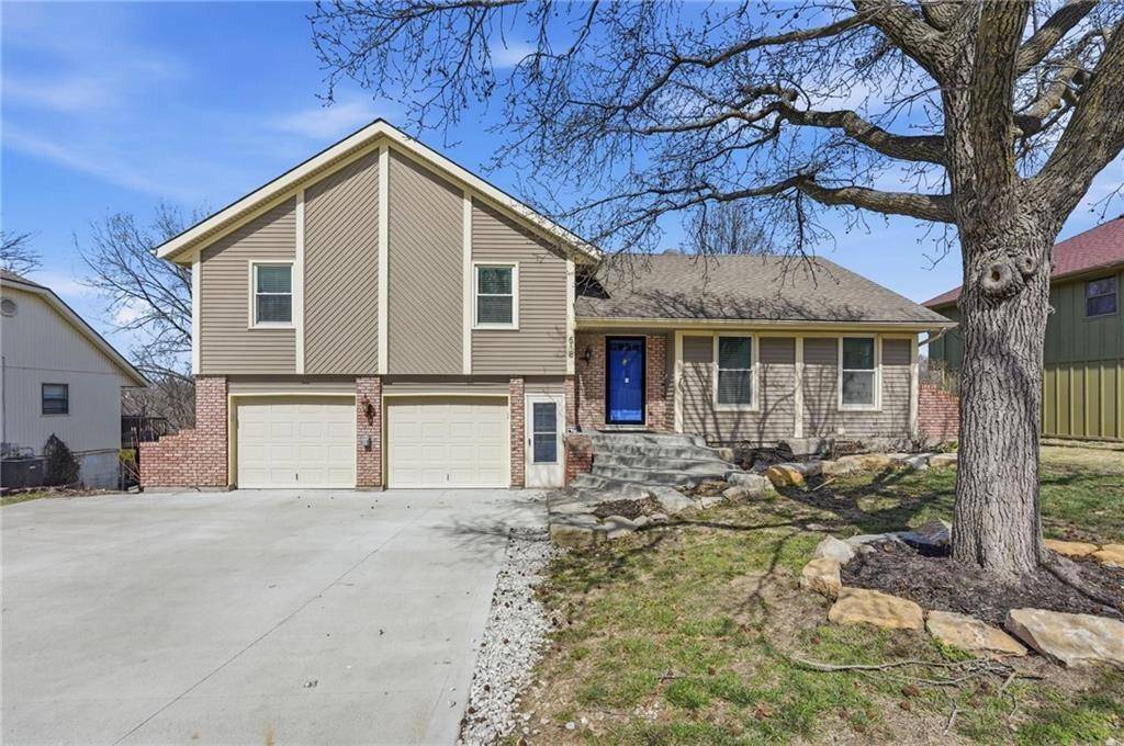 518 NW 65th TER, Kansas City, MO 64118