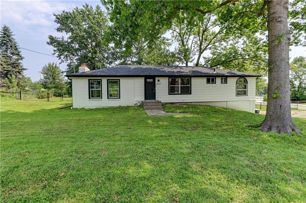 8717 Old Stagecoach RD, Kansas City, MO 64154