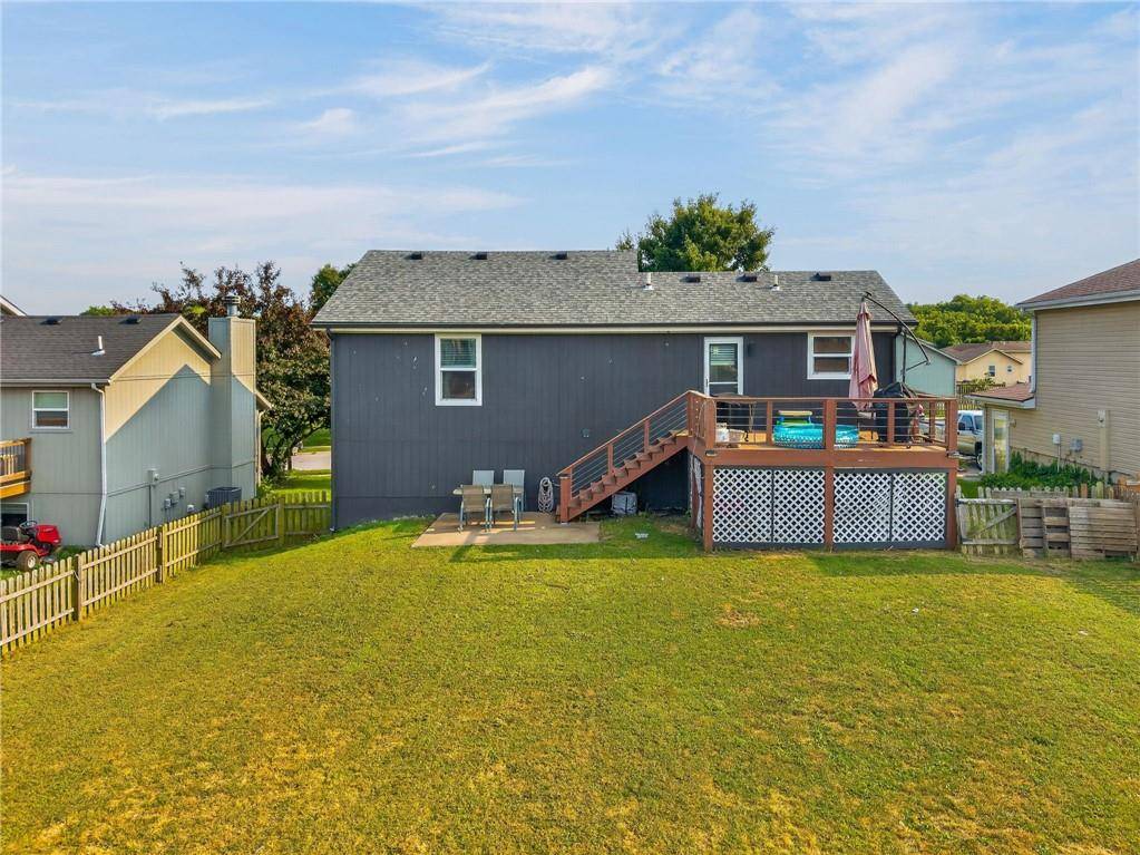 8412 NE 115th TER, Kansas City, MO 64157