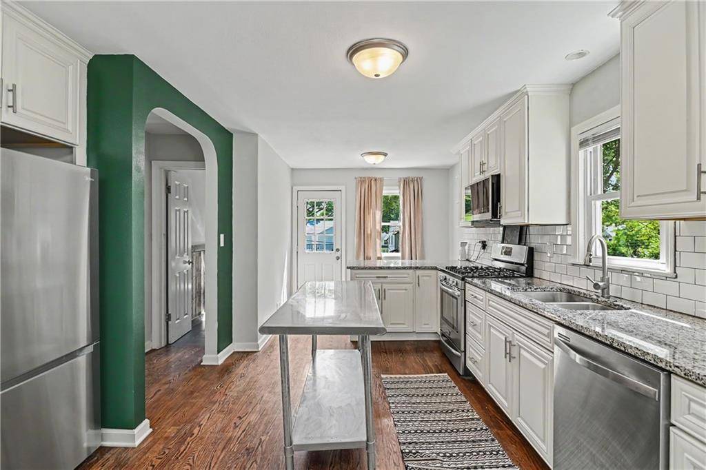 7403 Campbell ST, Kansas City, MO 64131