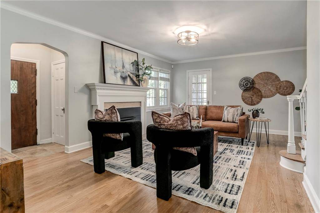 200 E 73RD TER, Kansas City, MO 64114