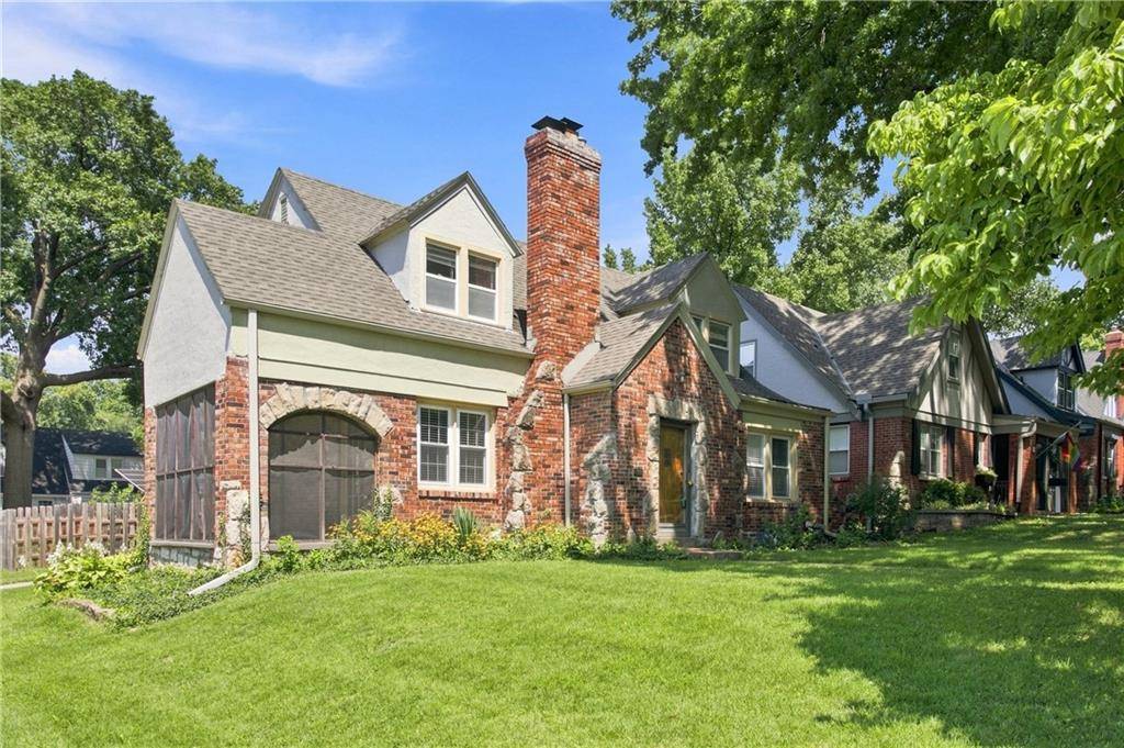200 E 73RD TER, Kansas City, MO 64114