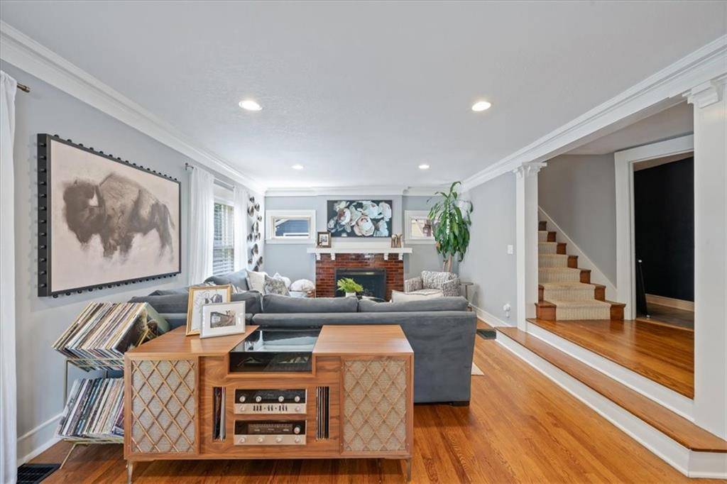 11 E Concord AVE, Kansas City, MO 64112