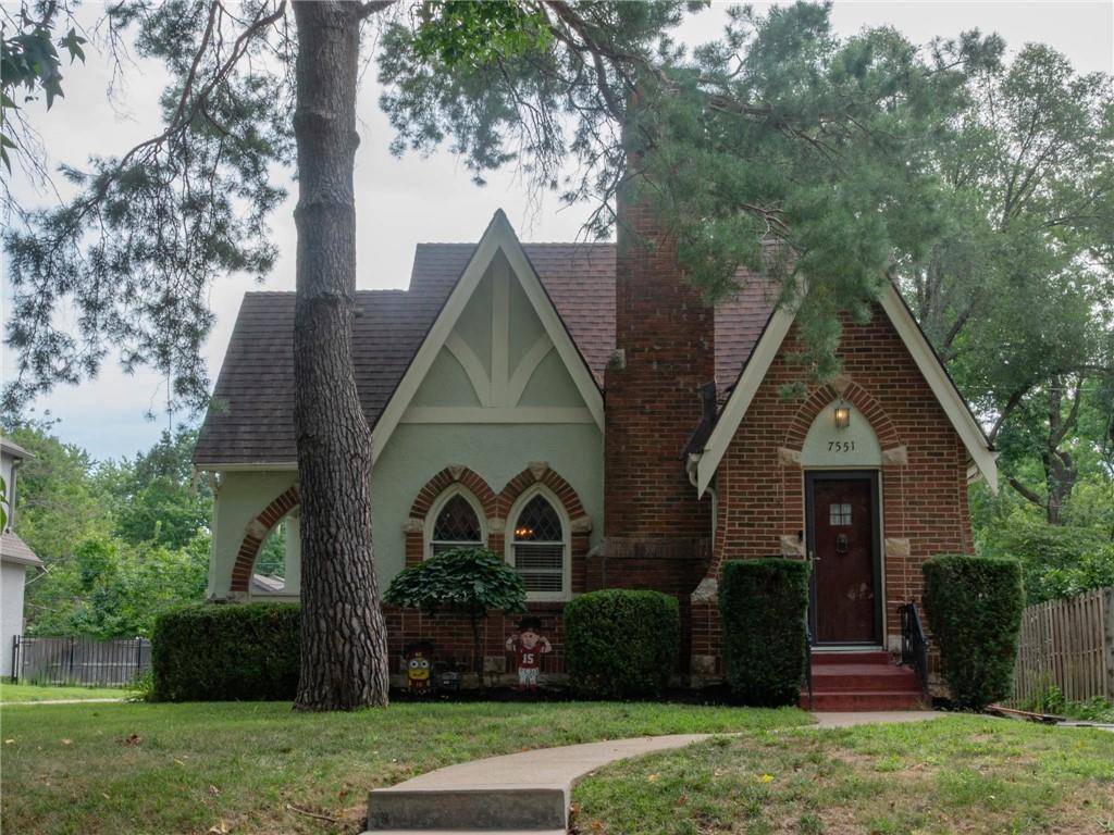 7551 Grand AVE, Kansas City, MO 64114