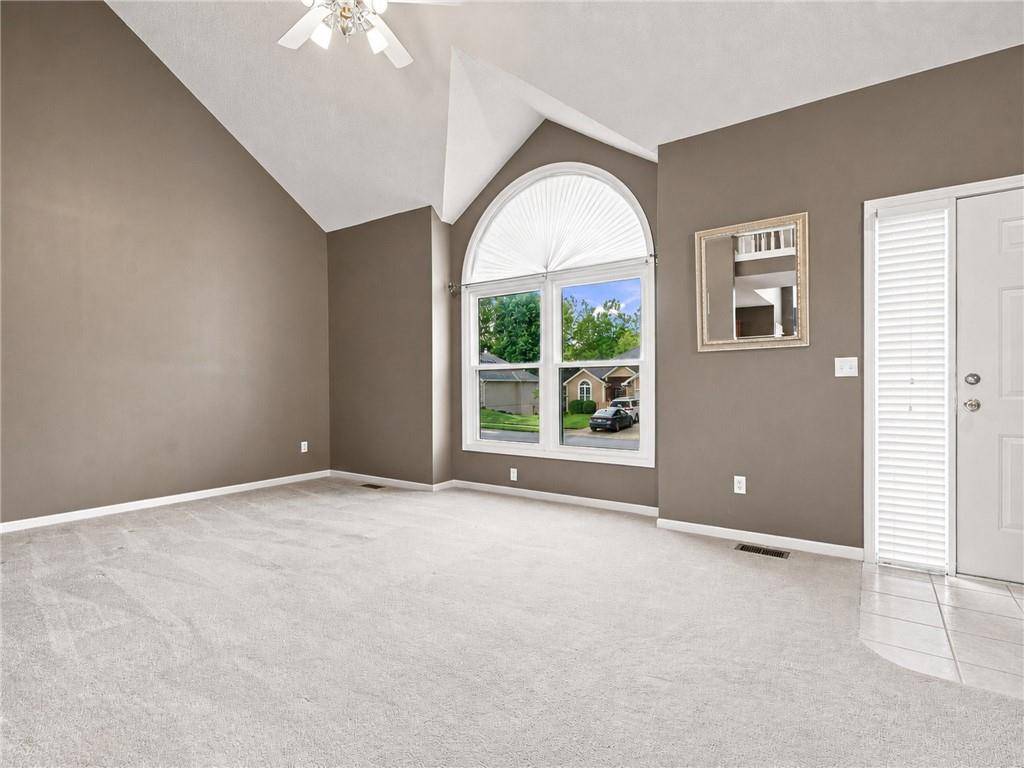 7338 N Booth AVE, Kansas City, MO 64158