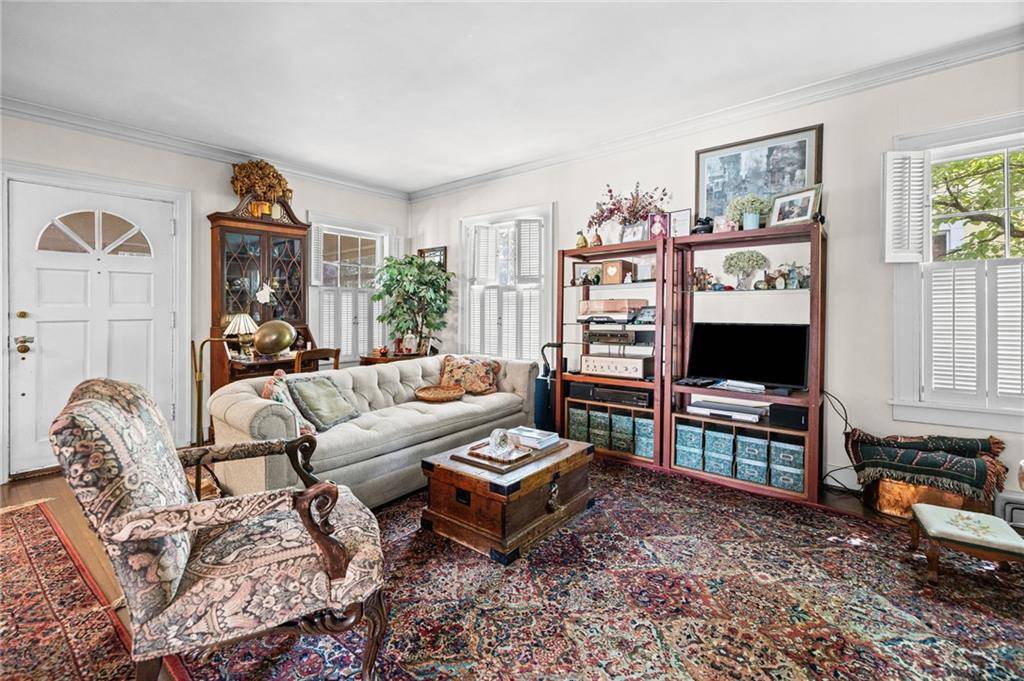 5532 Central ST, Kansas City, MO 64113