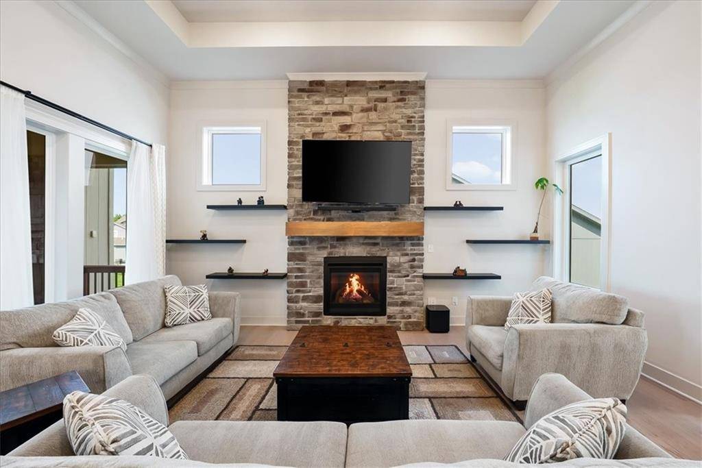 13403 W 181st TER, Overland Park, KS 66013