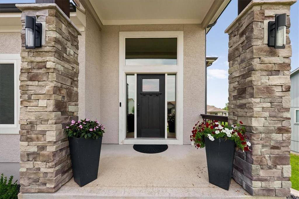 13403 W 181st TER, Overland Park, KS 66013