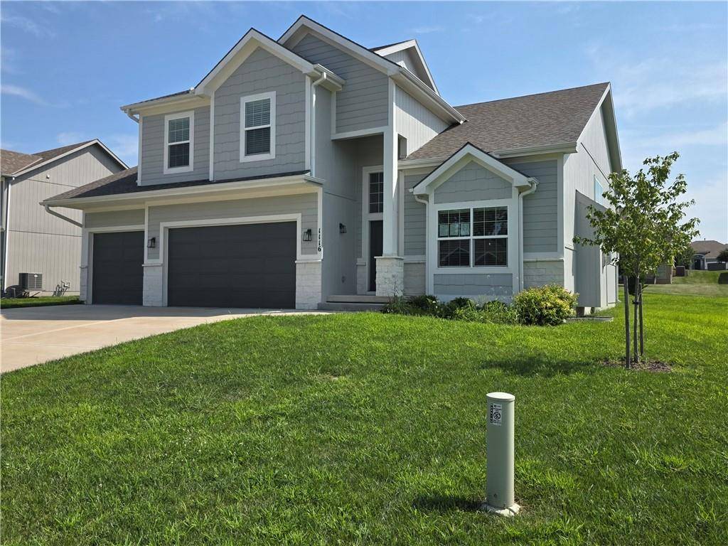 1116 SW Whispering Willow WAY, Blue Springs, MO 64064