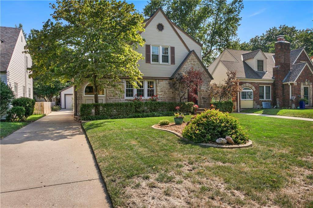 421 E 74th TER, Kansas City, MO 64131