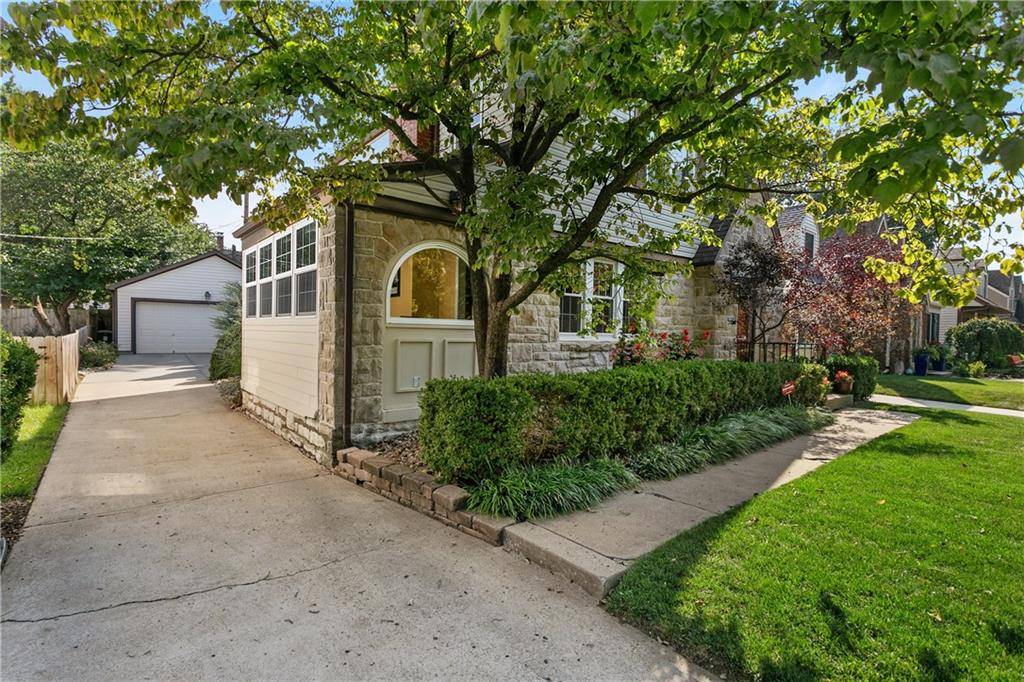 421 E 74th TER, Kansas City, MO 64131