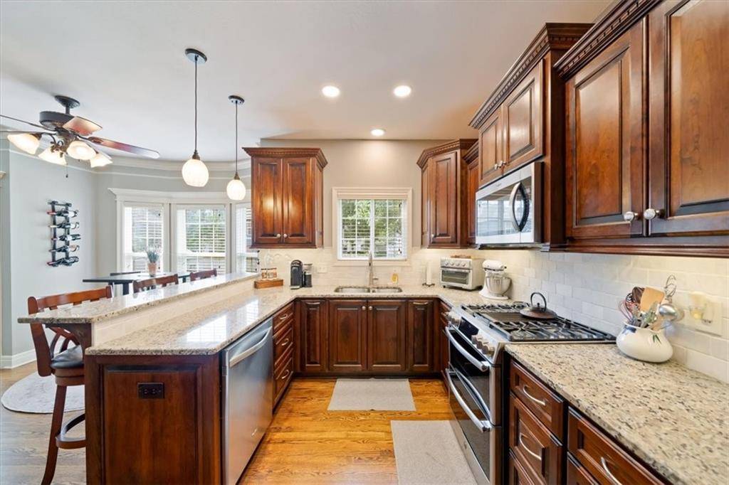 5125 Roundtree ST, Shawnee, KS 66226