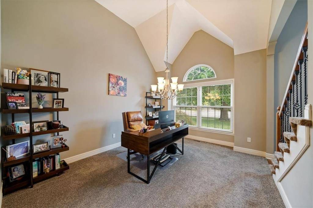 5125 Roundtree ST, Shawnee, KS 66226