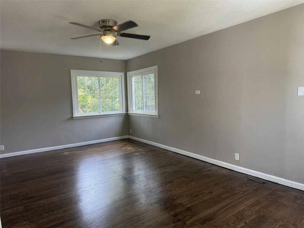 209 NE Hill ST, Kansas City, MO 64116