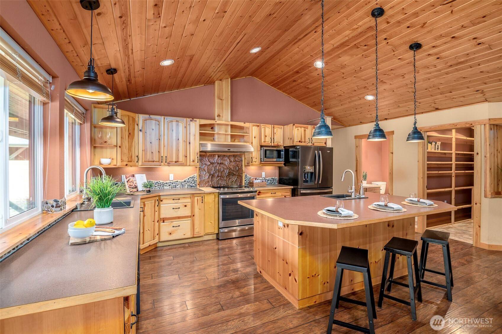 8327 Libby RD NE, Olympia, WA 98506