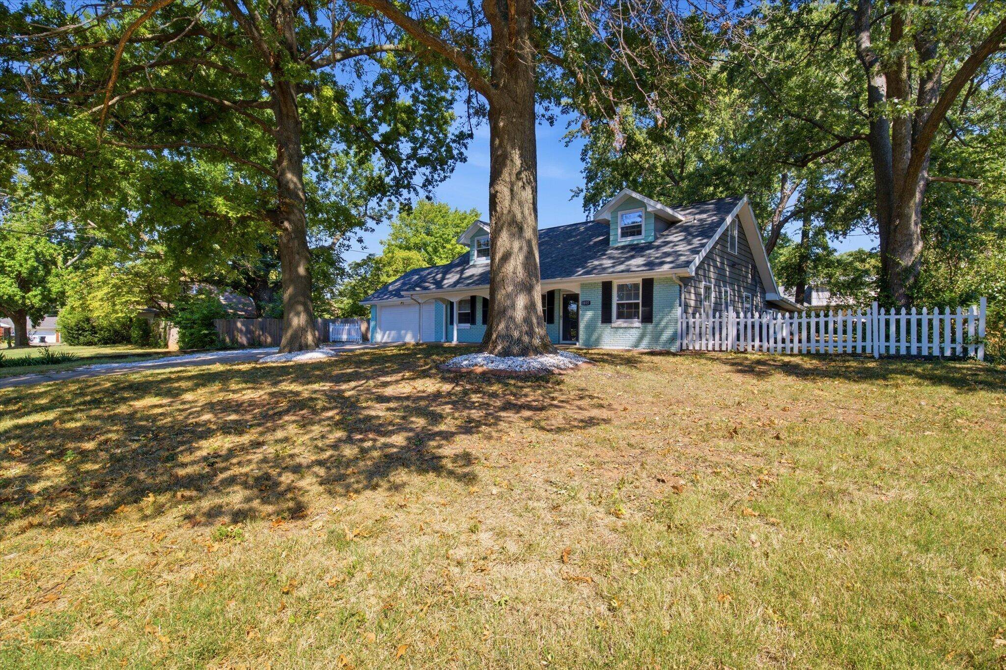 1015 W Downing ST, Springfield, MO 65807