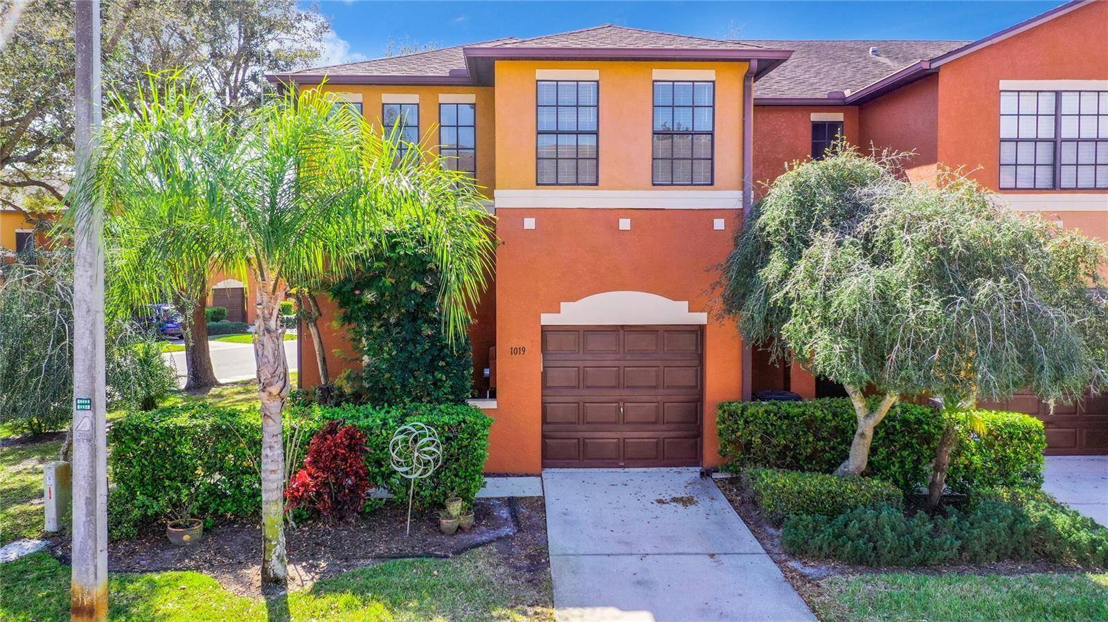 1019 BLACKWATER DR, Wesley Chapel, FL 33543