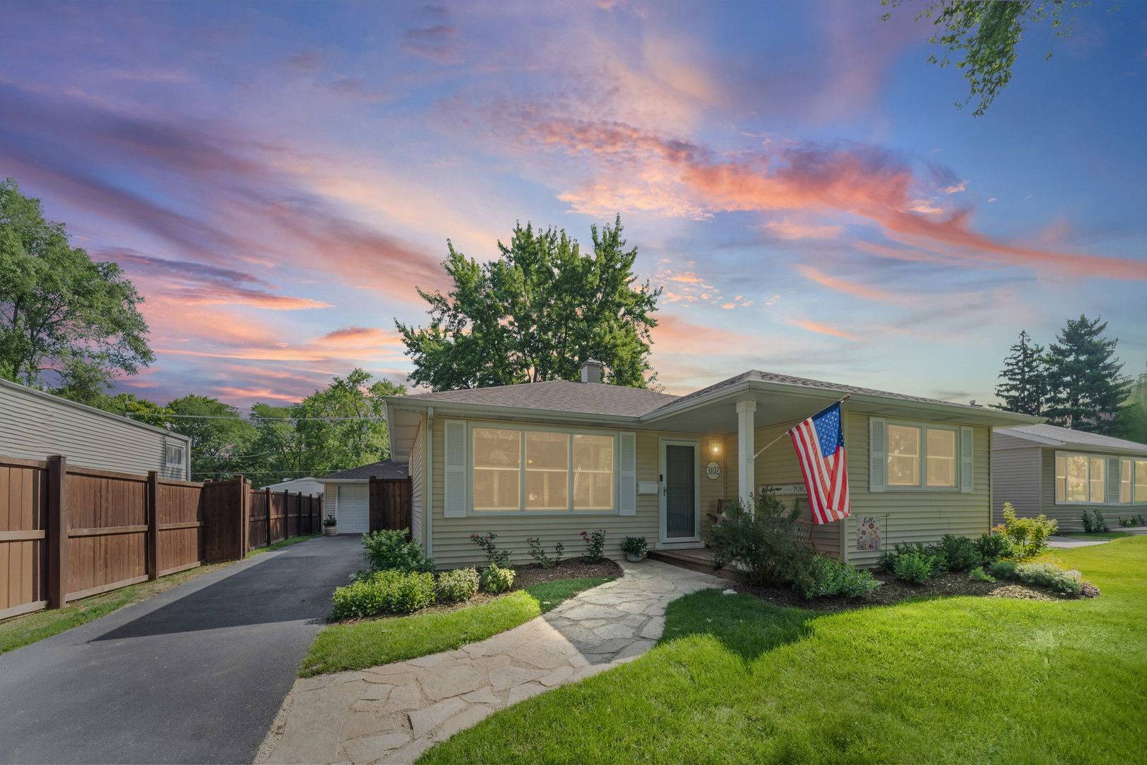 3102 Swallow LN, Rolling Meadows, IL 60008