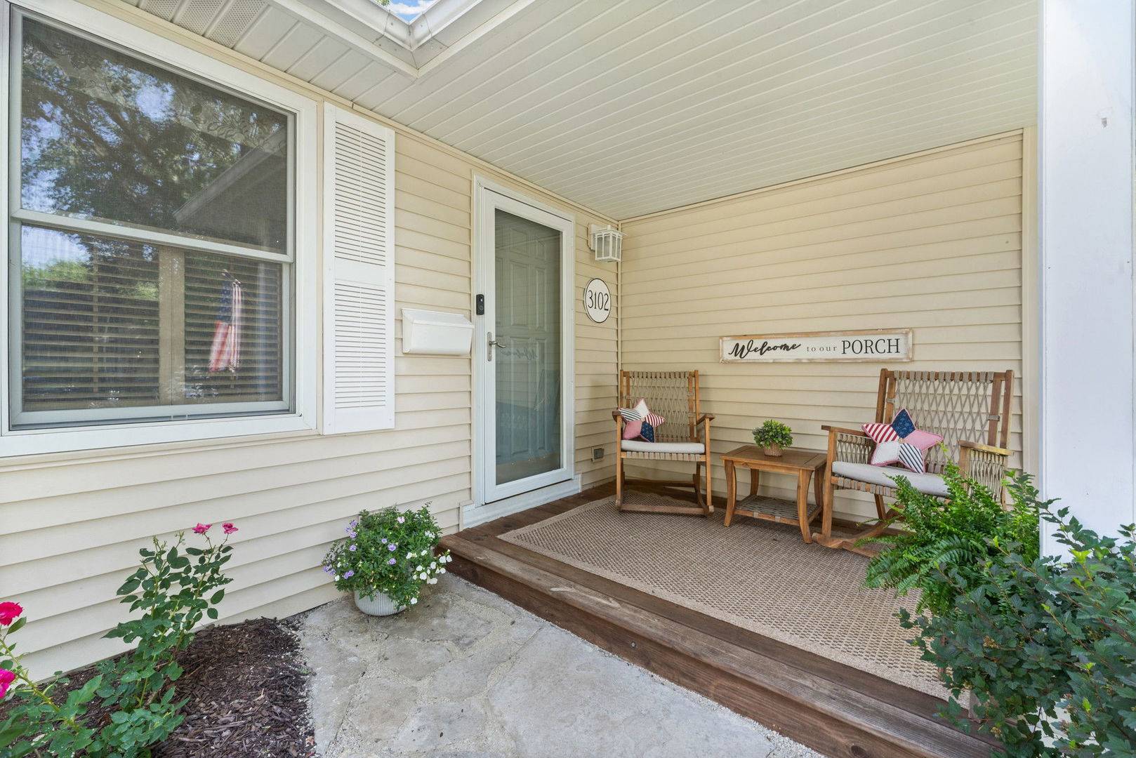 3102 Swallow LN, Rolling Meadows, IL 60008
