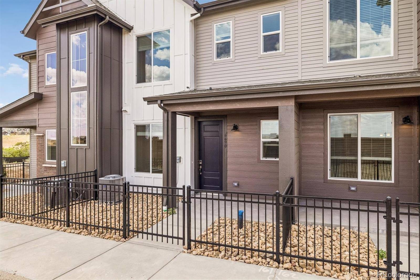 6690 Merseyside LN, Castle Pines, CO 80108
