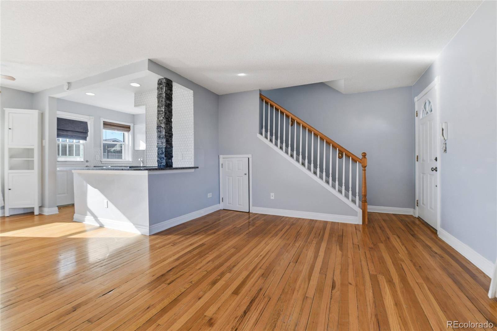 2823 Jasmine ST, Denver, CO 80207