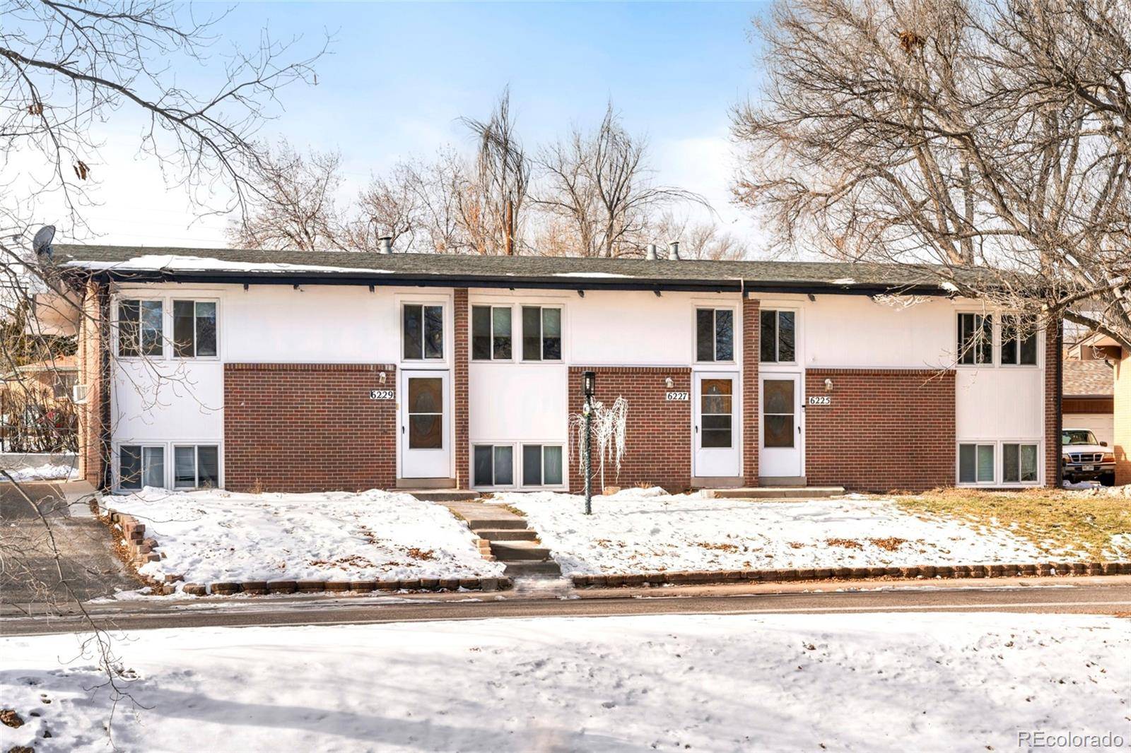 6225 S Sterne Pkwy, Littleton, CO 80120