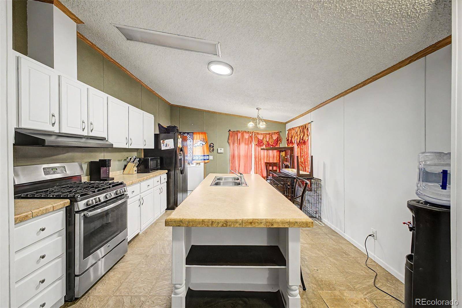 4211 E 100th AVE, Thornton, CO 80229