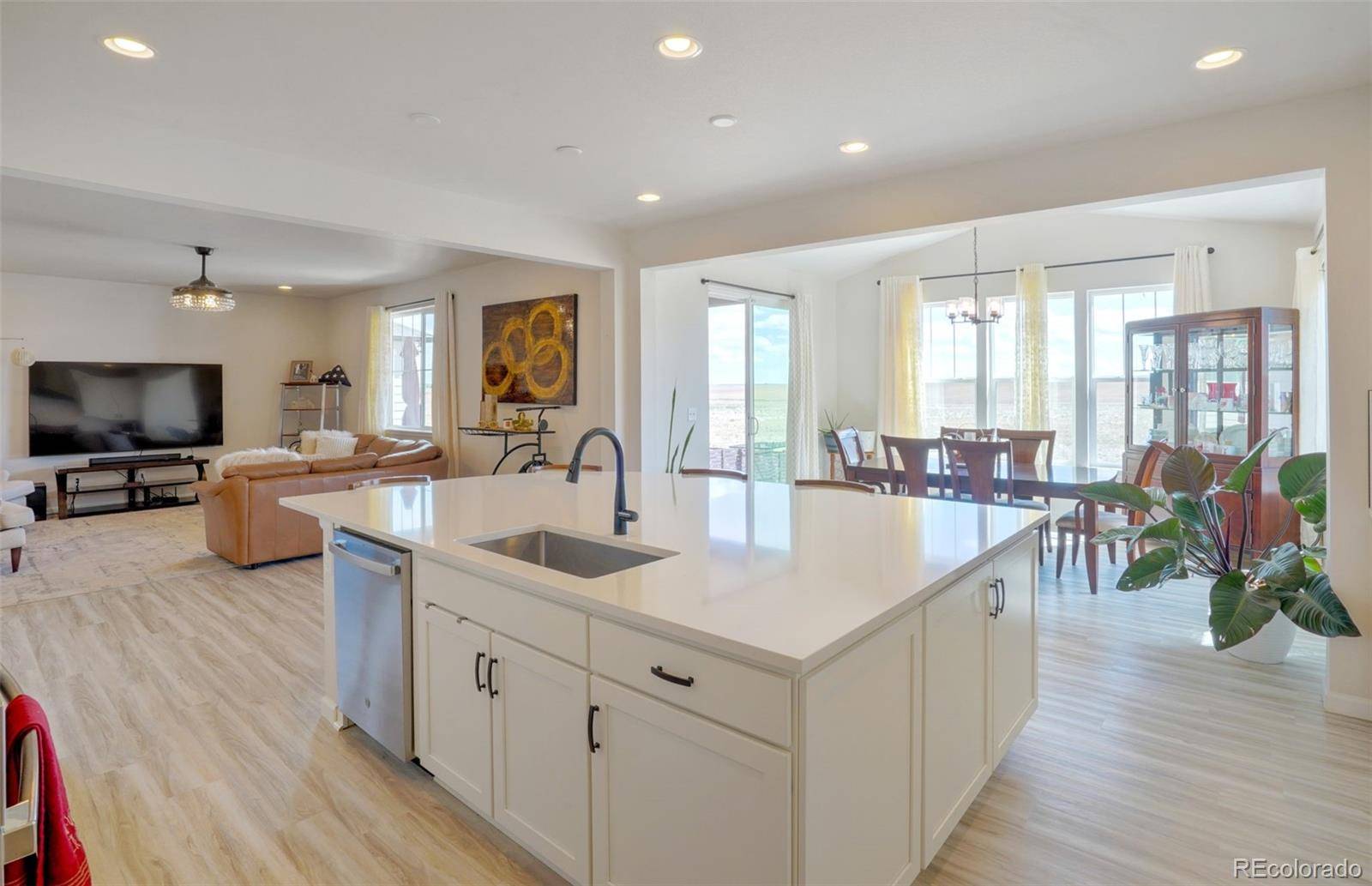 188 S Waterloo ST, Aurora, CO 80018