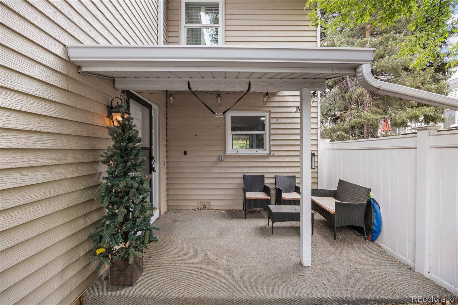 2496 S Vaughn WAY #D, Aurora, CO 80014