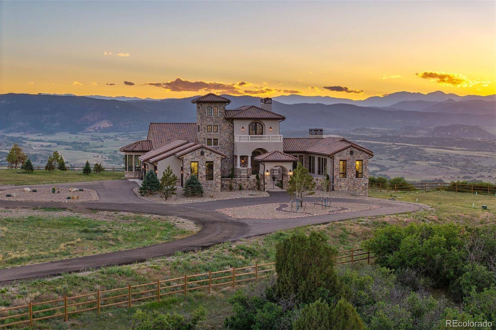 253 Stone Pointe TRL, Castle Rock, CO 80109