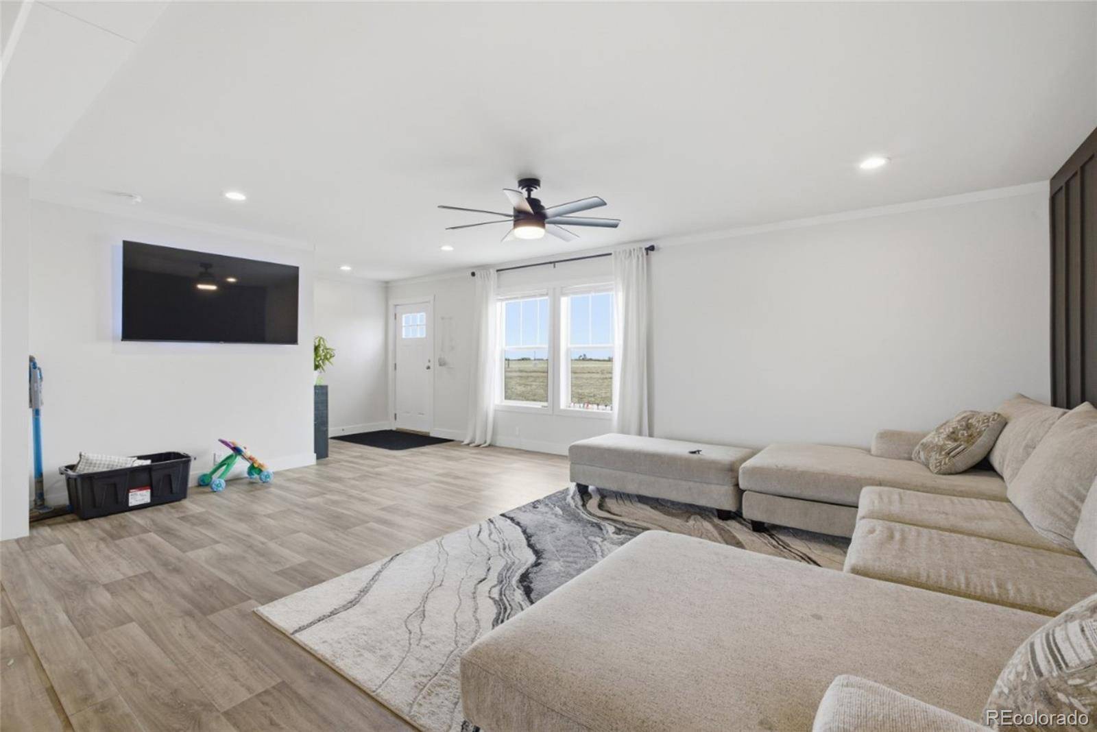8 Brown DR, Wiggins, CO 80654