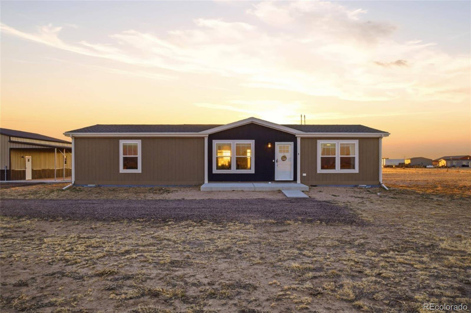 8 Brown DR, Wiggins, CO 80654