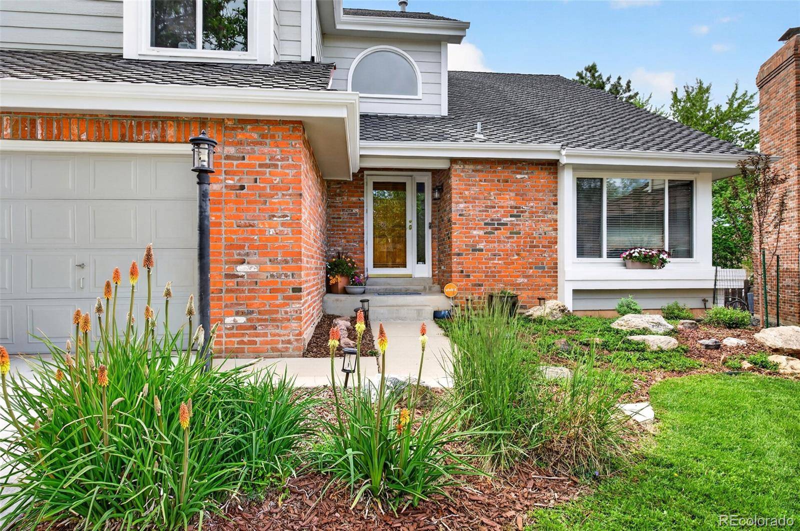 12 Willowleaf DR, Littleton, CO 80127