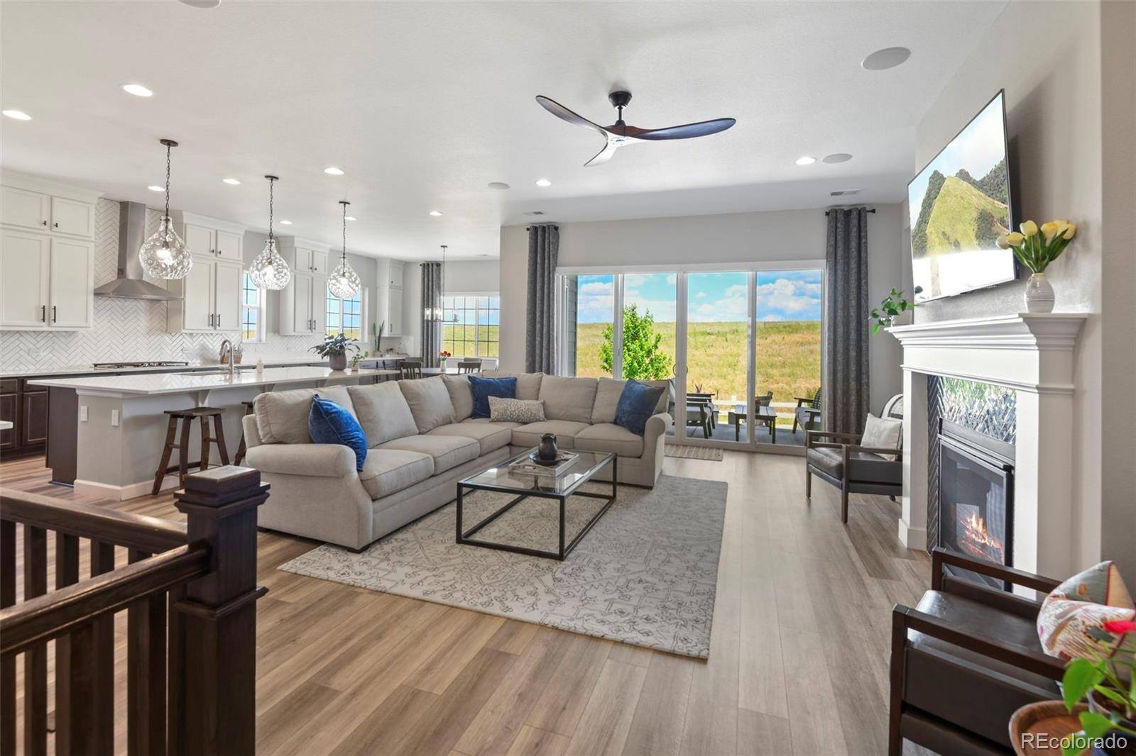 7000 S White Crow WAY, Aurora, CO 80016