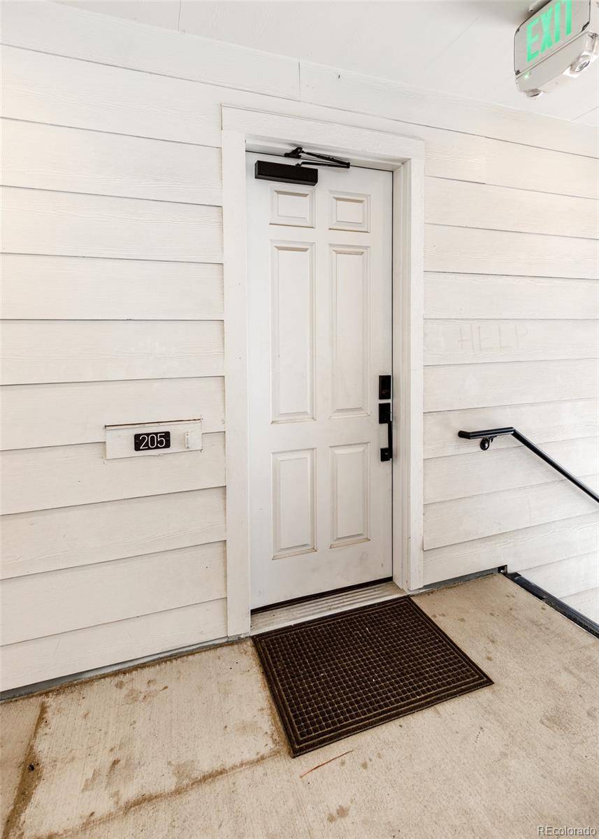6153 N Ceylon ST #2-205, Denver, CO 80249