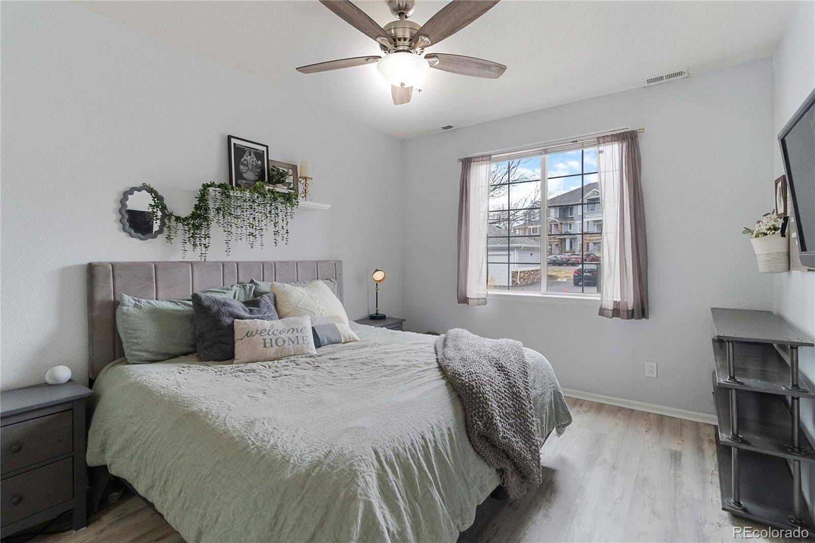 5255 Memphis ST #702, Denver, CO 80239