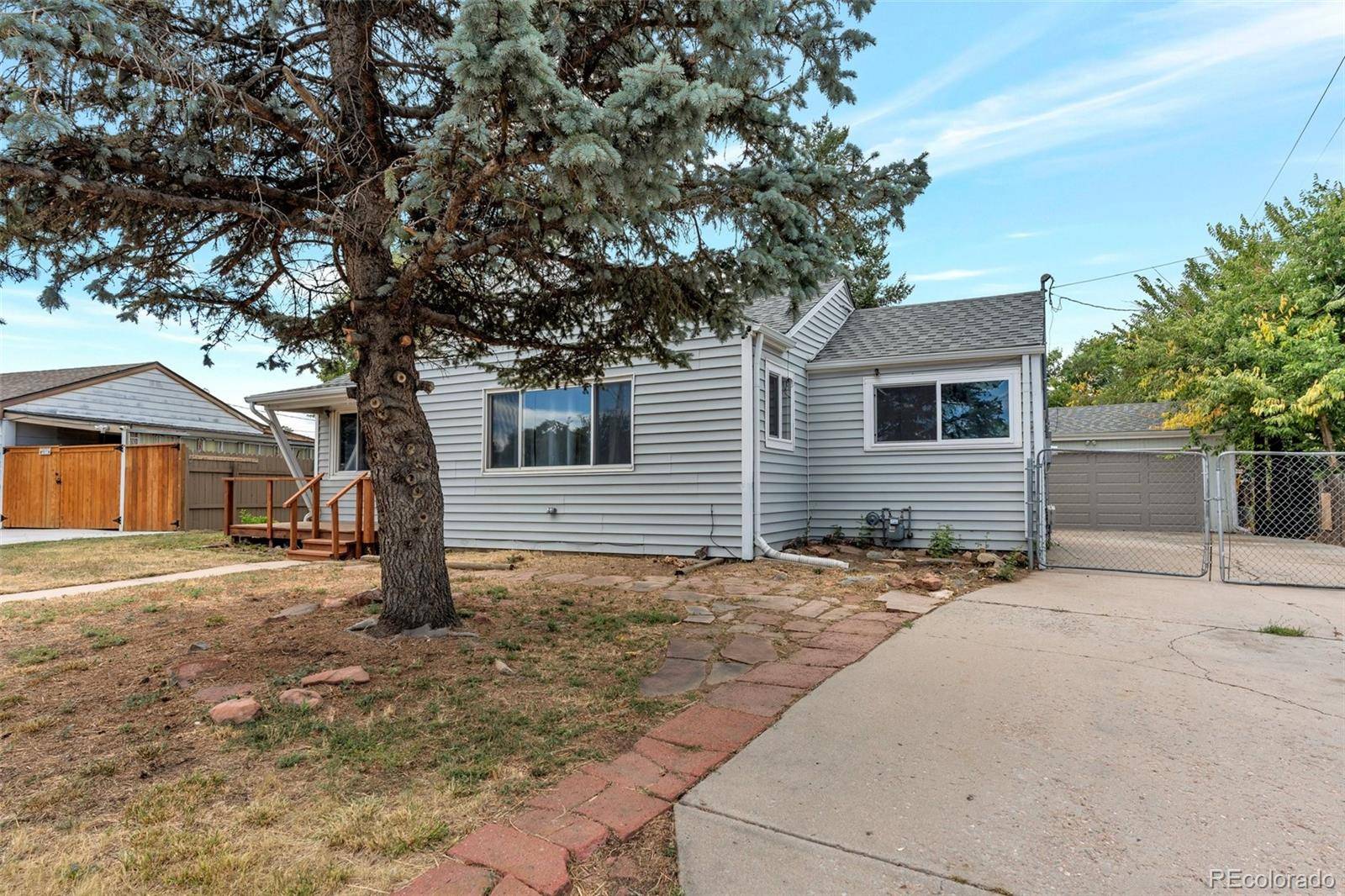 11612 Del Mar Pkwy, Aurora, CO 80010
